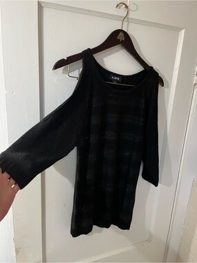 A. BYER Black Cold Shoulder Textured Stripe Sweater - Size Small - EUC